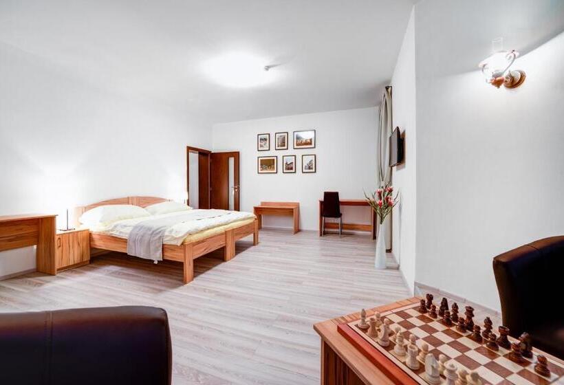 Quarto Estandar, Penzion Královská Cesta