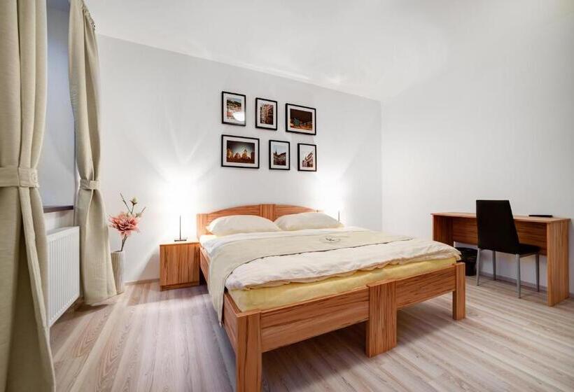 Quarto Estandar, Penzion Královská Cesta