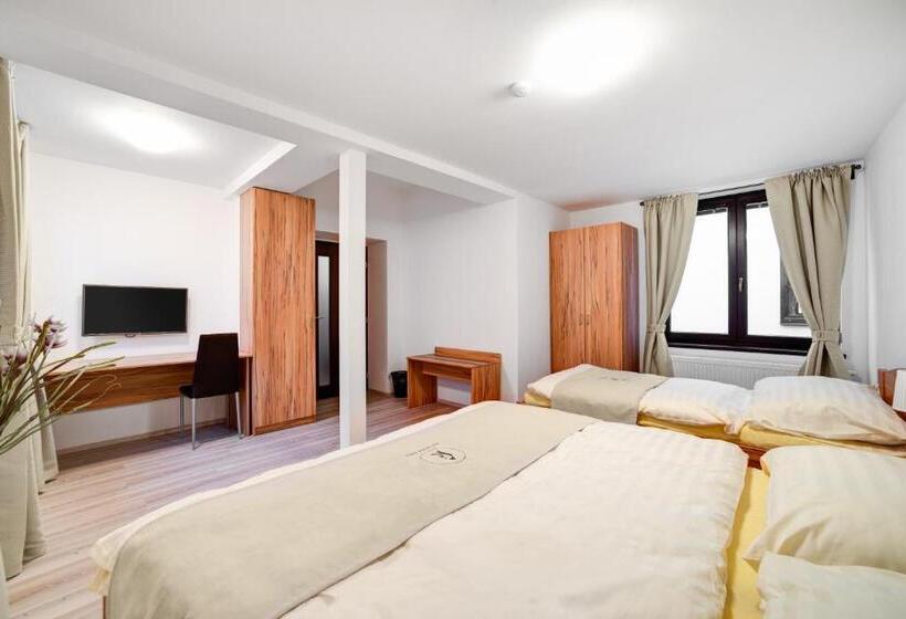 스탠다드 트리플 룸, Penzion Královská Cesta