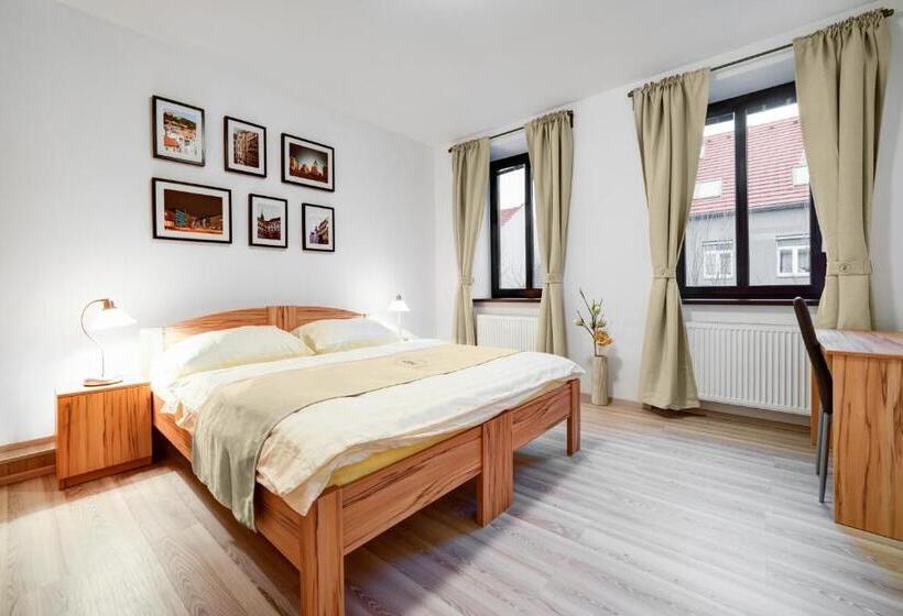 Quarto Estandar, Penzion Královská Cesta