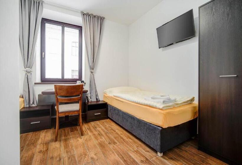 Quarto Estandar, Penzion Královská Cesta