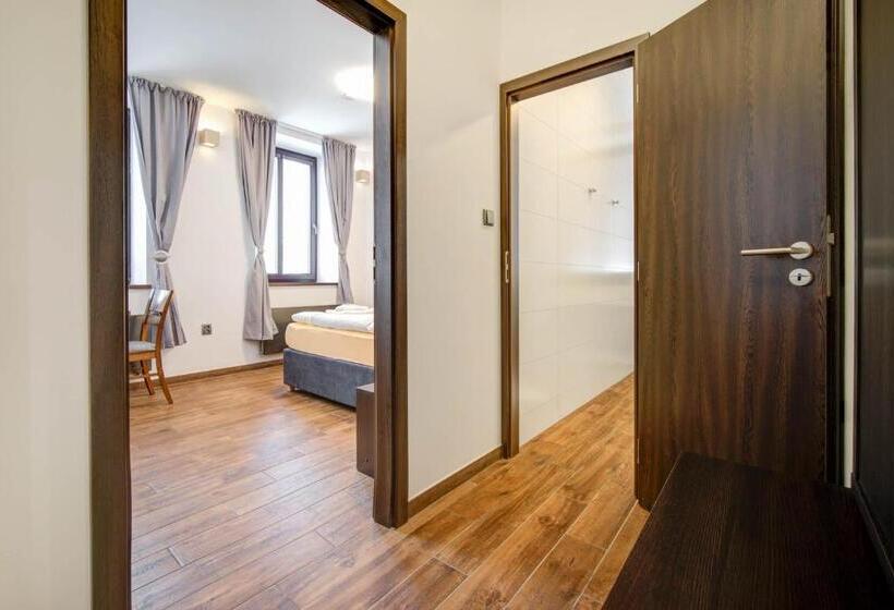 Quarto Estandar, Penzion Královská Cesta