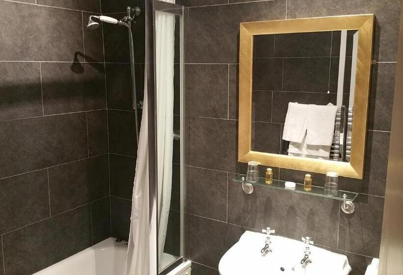 高级三人间, White Hart Inn
