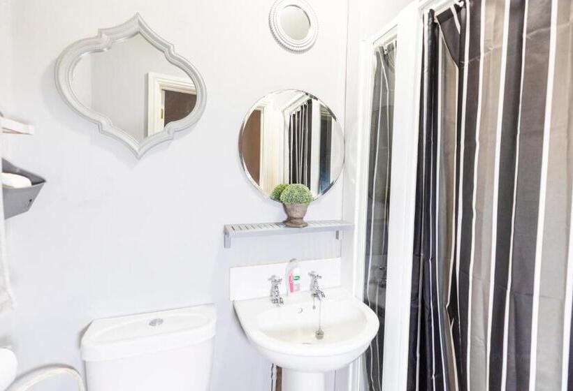 חדר סטנדרט, Church Farm