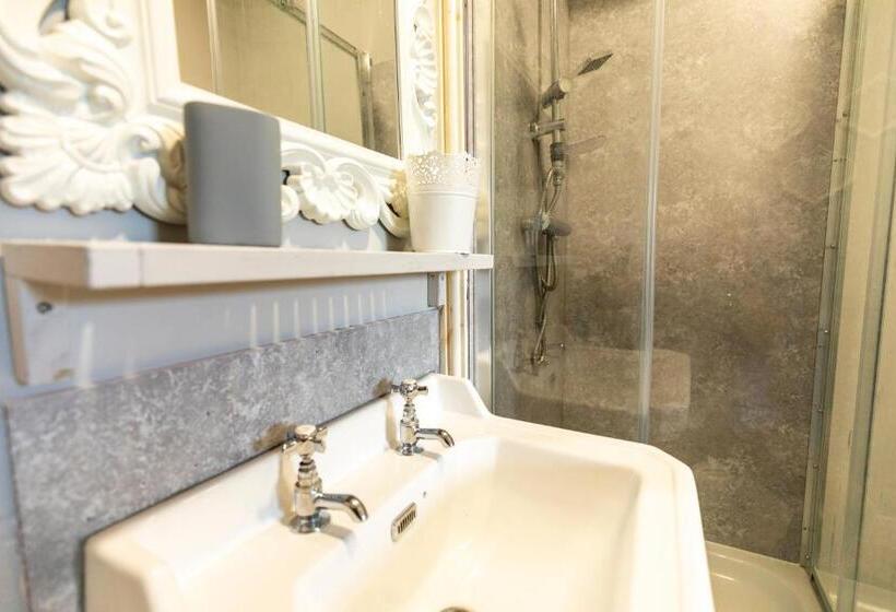 חדר סטנדרט, Church Farm