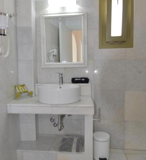 اتاق اکونومی, Artemis