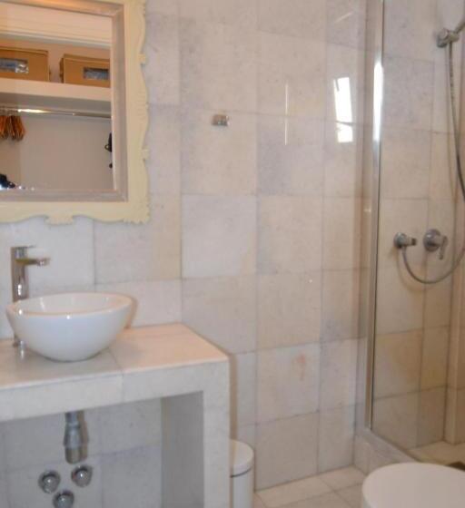 اتاق استاندارد با چشمانداز باغ, Artemis