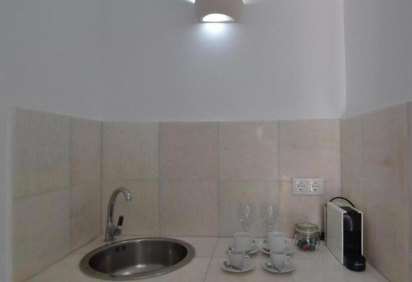 اتاق سوپریور, Artemis