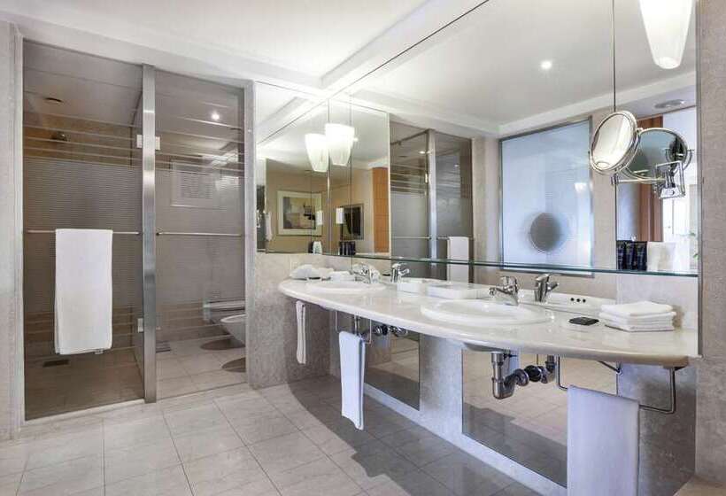 스위트 킹사이즈 침대, Hilton Nanjing