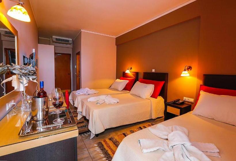 Triple Room Sea View, Kyparissia Beach