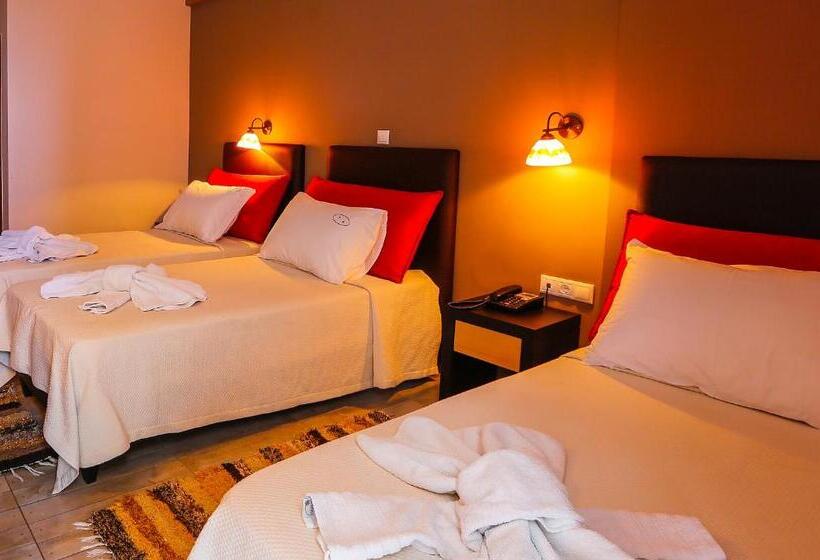 Triple Room Sea View, Kyparissia Beach