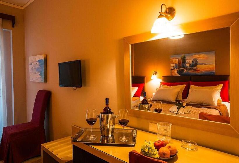 חדר סטנדרט לשלושה, Kyparissia Beach