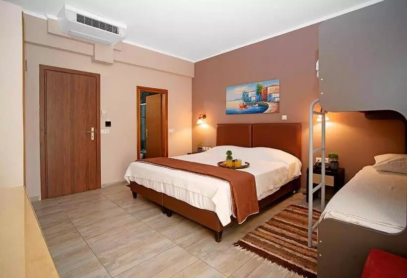 スタンダード４人部屋, Kyparissia Beach