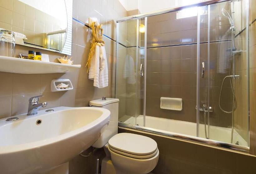 2 Bedrooms Suite Sea View, Kyparissia Beach