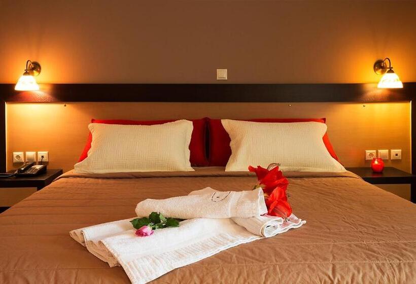 2 Bedrooms Suite Sea View, Kyparissia Beach