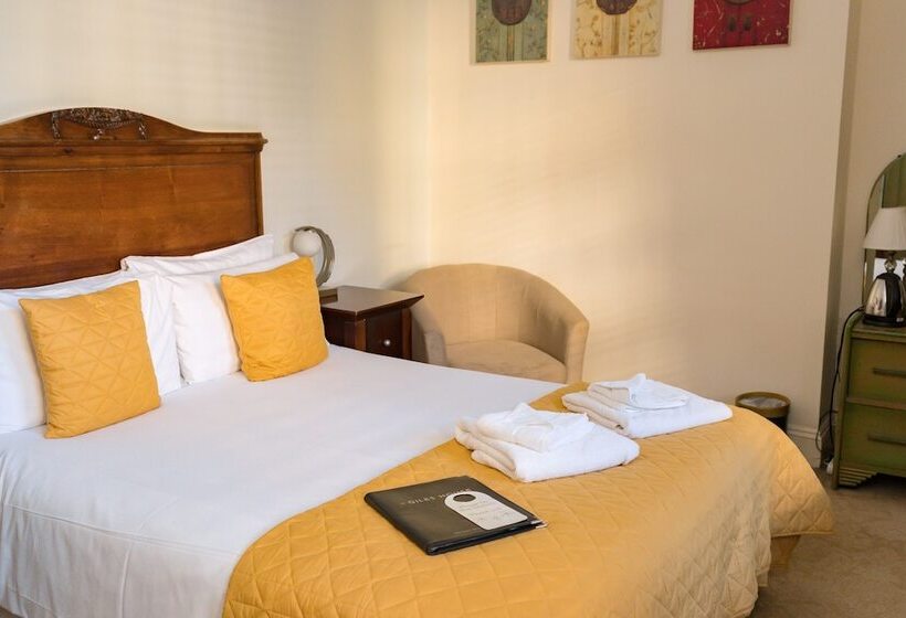 غرفة قياسية, St. Giles House