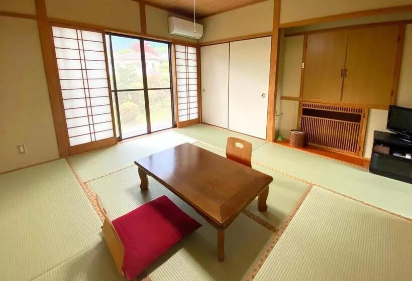 Standard Kolmen Hengen Huone Jaettu kylpyhuone, Yufuin Onsen Hasuwa Inn