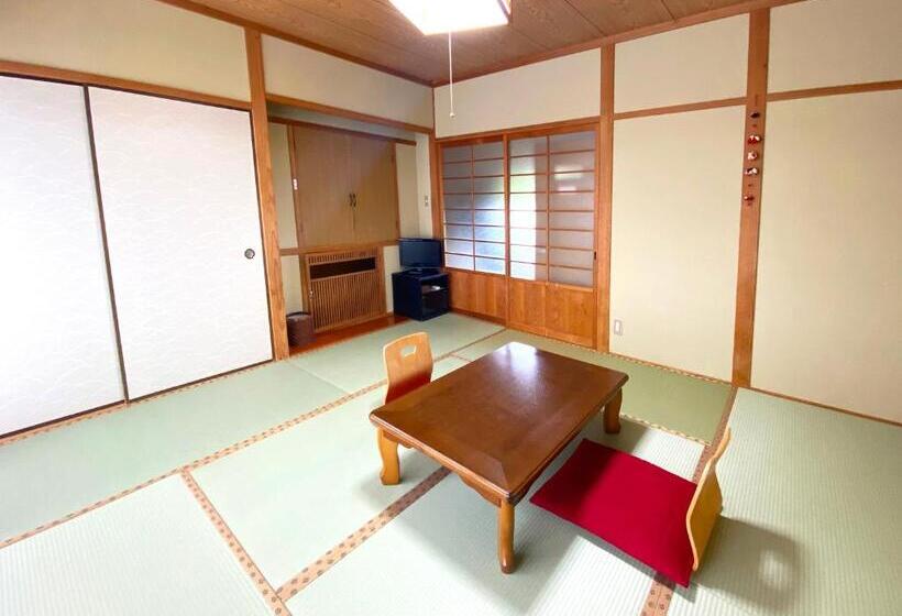 バスルーム共有のトリプルスタンダード, Yufuin Onsen Hasuwa Inn
