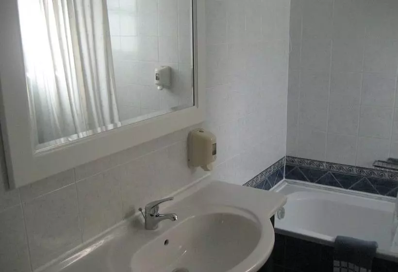 استودیوی استاندارد, Kyveli Apartments