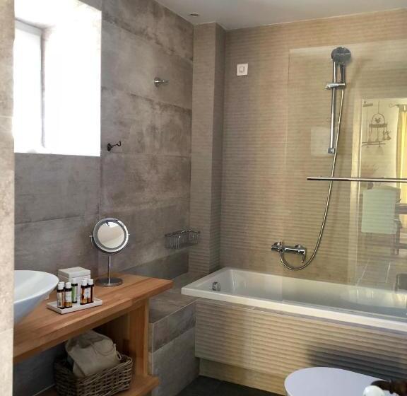 海の見えるエクゼクティブスイート, Niriedes