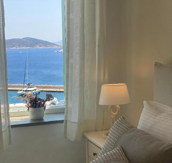 海の見えるエクゼクティブスイート, Niriedes