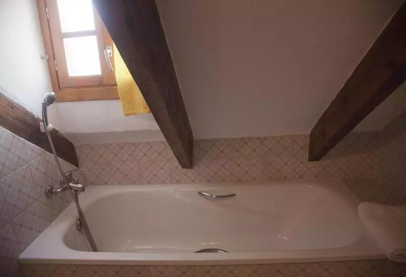 اتاق اکونومی, Hostal Mar De Frente