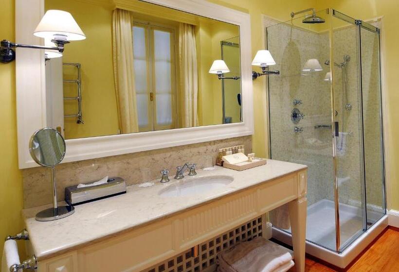 غرفة قياسية, Villa Della Pergola Relais Et Chateaux