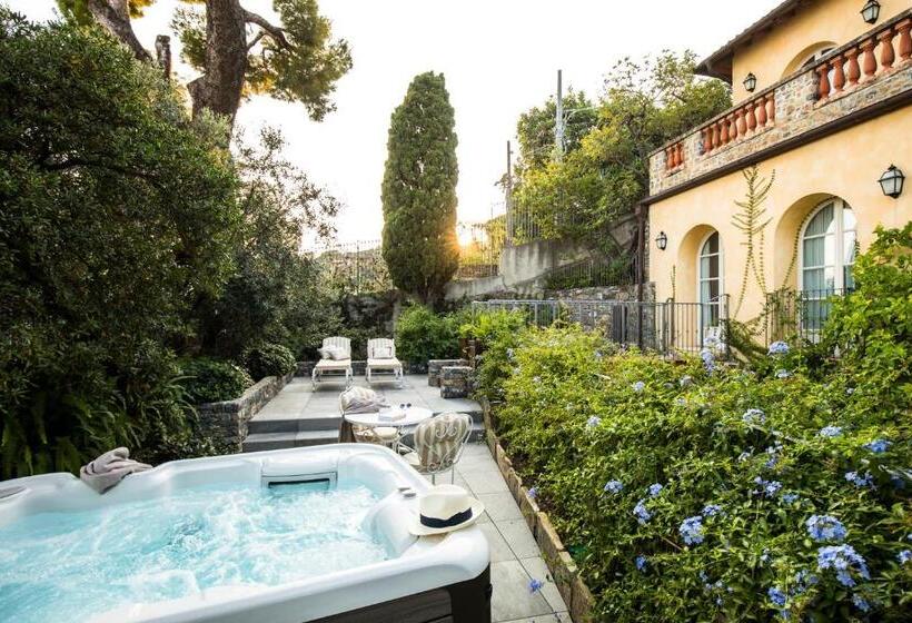 جناح ديلوكس, Villa Della Pergola Relais Et Chateaux