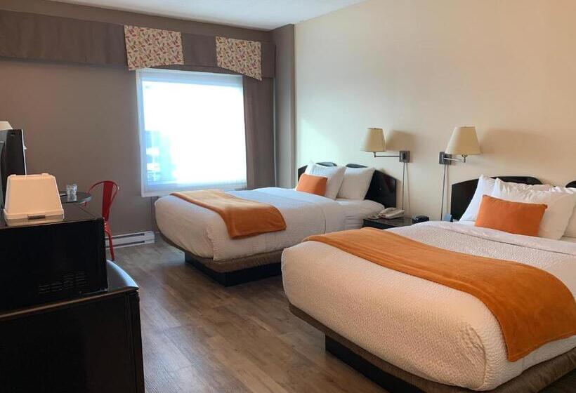 2ダブルベッドのスタンダードルーム, Days Inn By Wyndham Berthierville