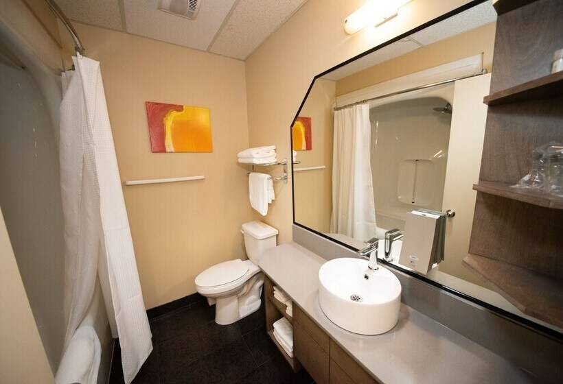 2ダブルベッドのスタンダードルーム, Days Inn By Wyndham Berthierville