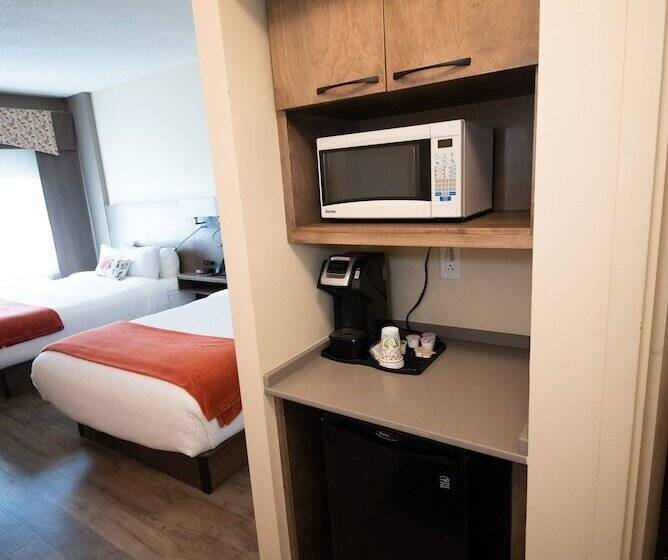 2ダブルベッドのスタンダードルーム, Days Inn By Wyndham Berthierville