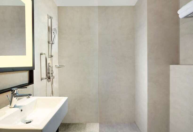 带大床的标准间, Hilton Bogota