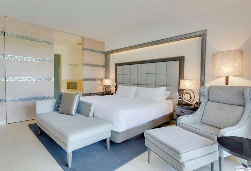 带大床的标准间, Hilton Bogota