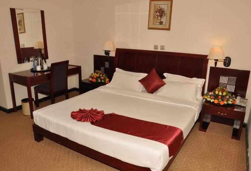 اتاق استاندارد با تخت بزرگ, Kaleb