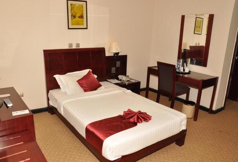 اتاق استاندارد یک نفره, Kaleb