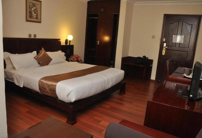 اتاق استاندارد یک نفره, Kaleb