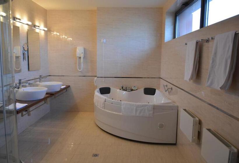 침실 2개 아파트, Presidivm Palace