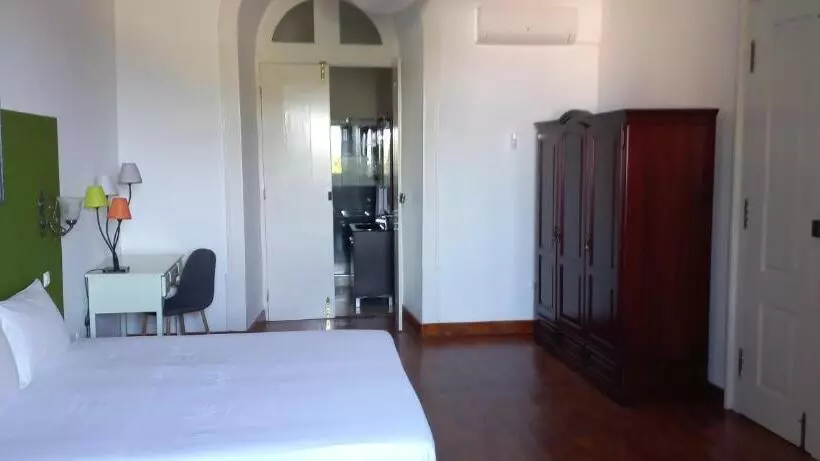 اتاق لوکس با چشمانداز دریا, Savana