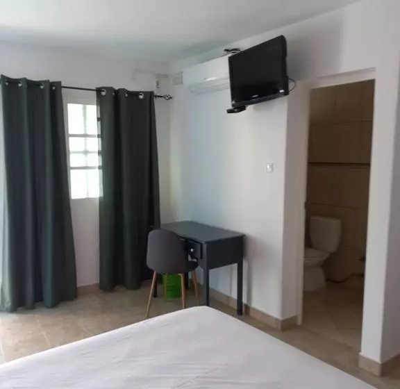 اتاق استاندارد سه نفره, Savana