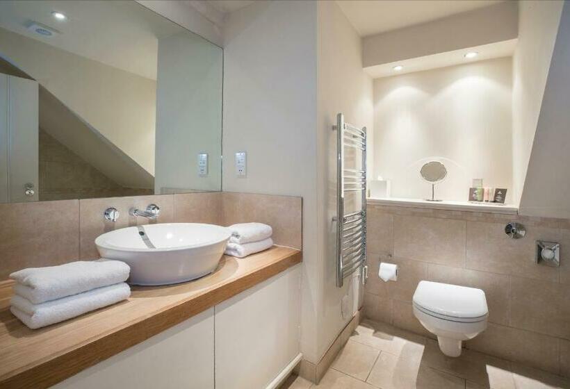 一楼标准间, Russell S