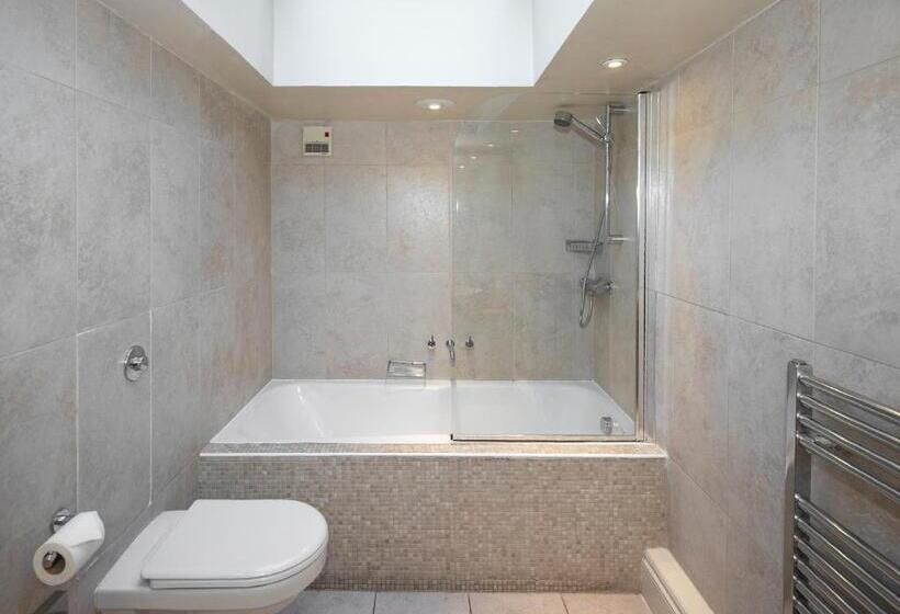 带大床的豪华间, Russell S