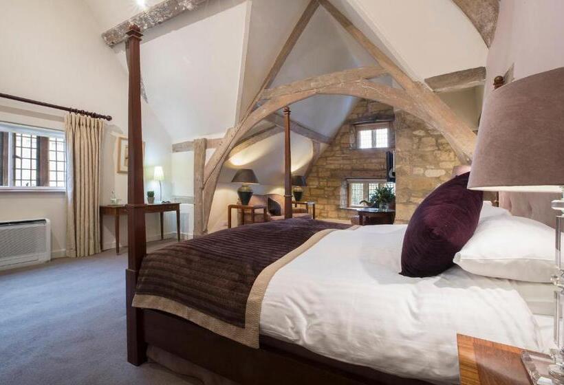 带按摩浴盆的套房, Russell S