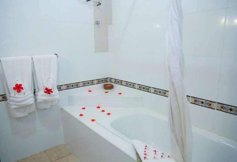 Люкс, Coconut Grove Regency