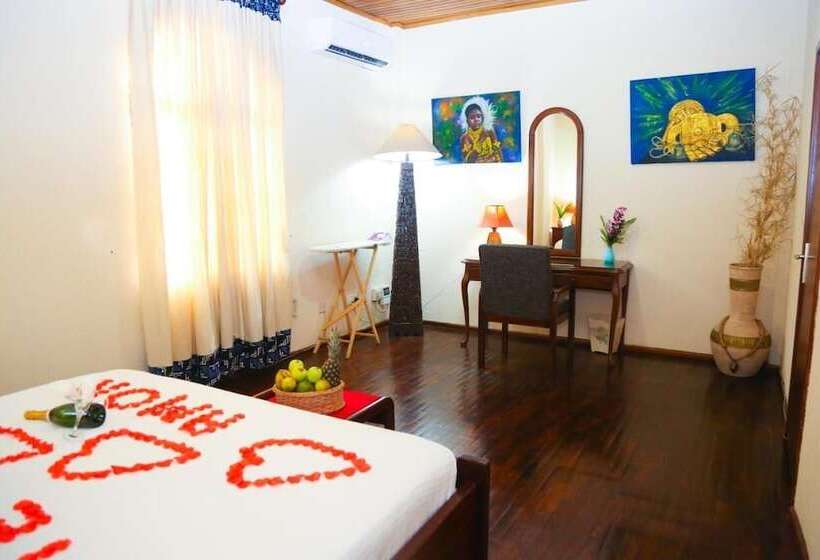 Люкс, Coconut Grove Regency