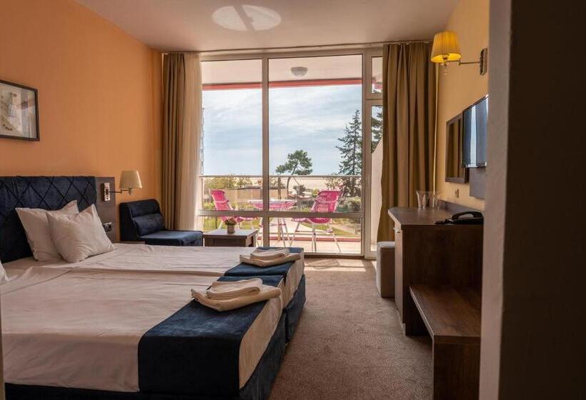 オーシャンビュースタンダードルームバルコニー付き, Flamingo Beach