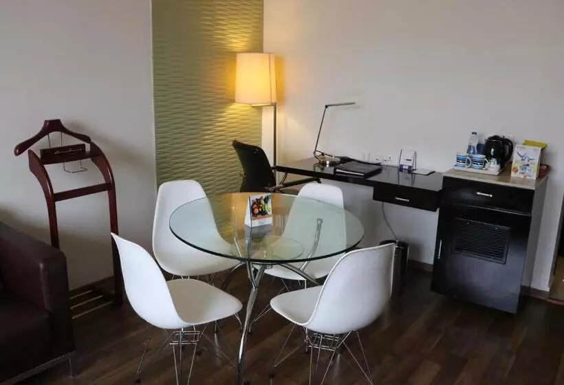 デラックススイート, Fortune Inn Sree Kanya, Visakhapatnam   Member Itc S Hotel Group