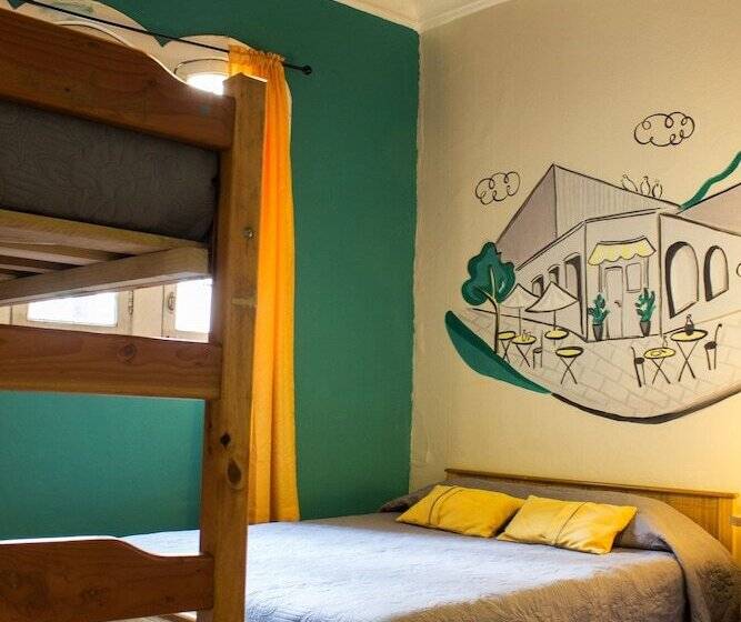 غرفة قياسية ثلاثية, Hostal Forestal