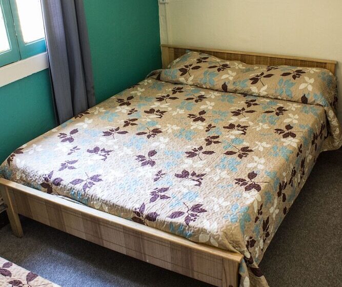 غرفة قياسية ثلاثية, Hostal Forestal