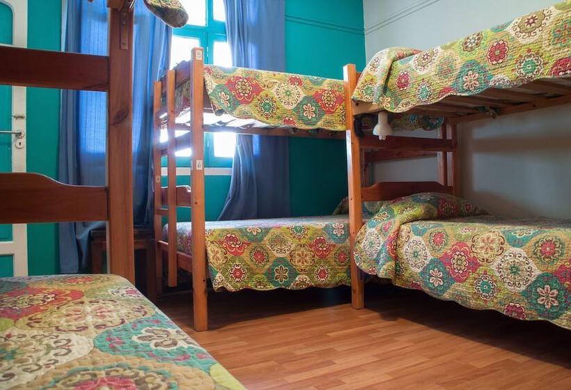 سرير فى غرفة مشتركه, Hostal Forestal