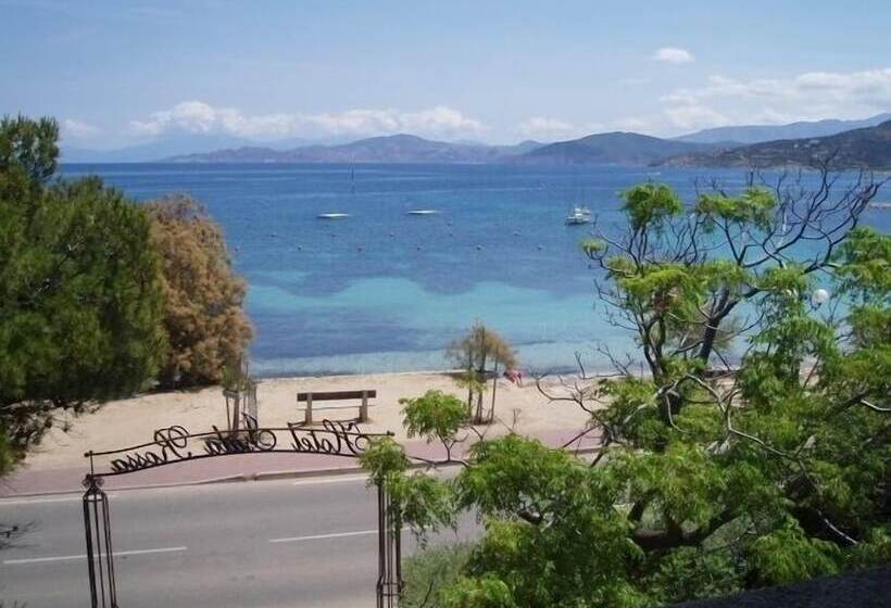 Triple Room Sea View, L'isula Rossa